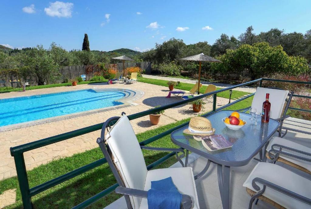 Villa Adonis Halikounas Exterior photo